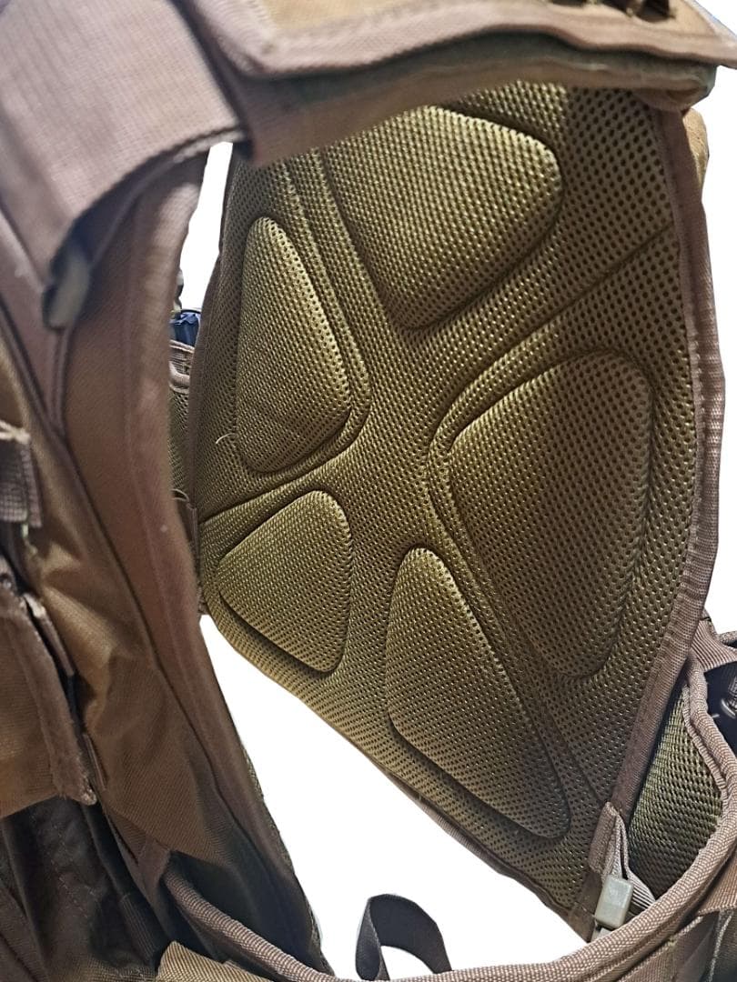 CNKFFブランド プレートキャリア ポーチ&ワッペン付き コヨーテブラウン