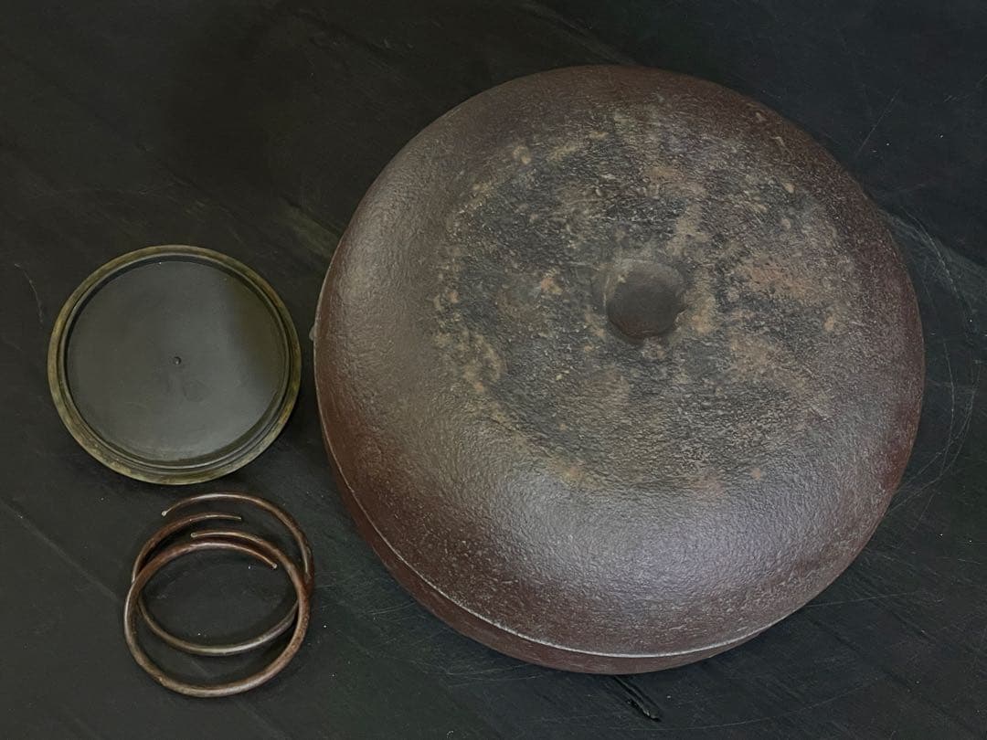 「母」 柏釜 釜師 政光 釜鐶 共箱 黄布 炉釜 茶道具 （109あ）