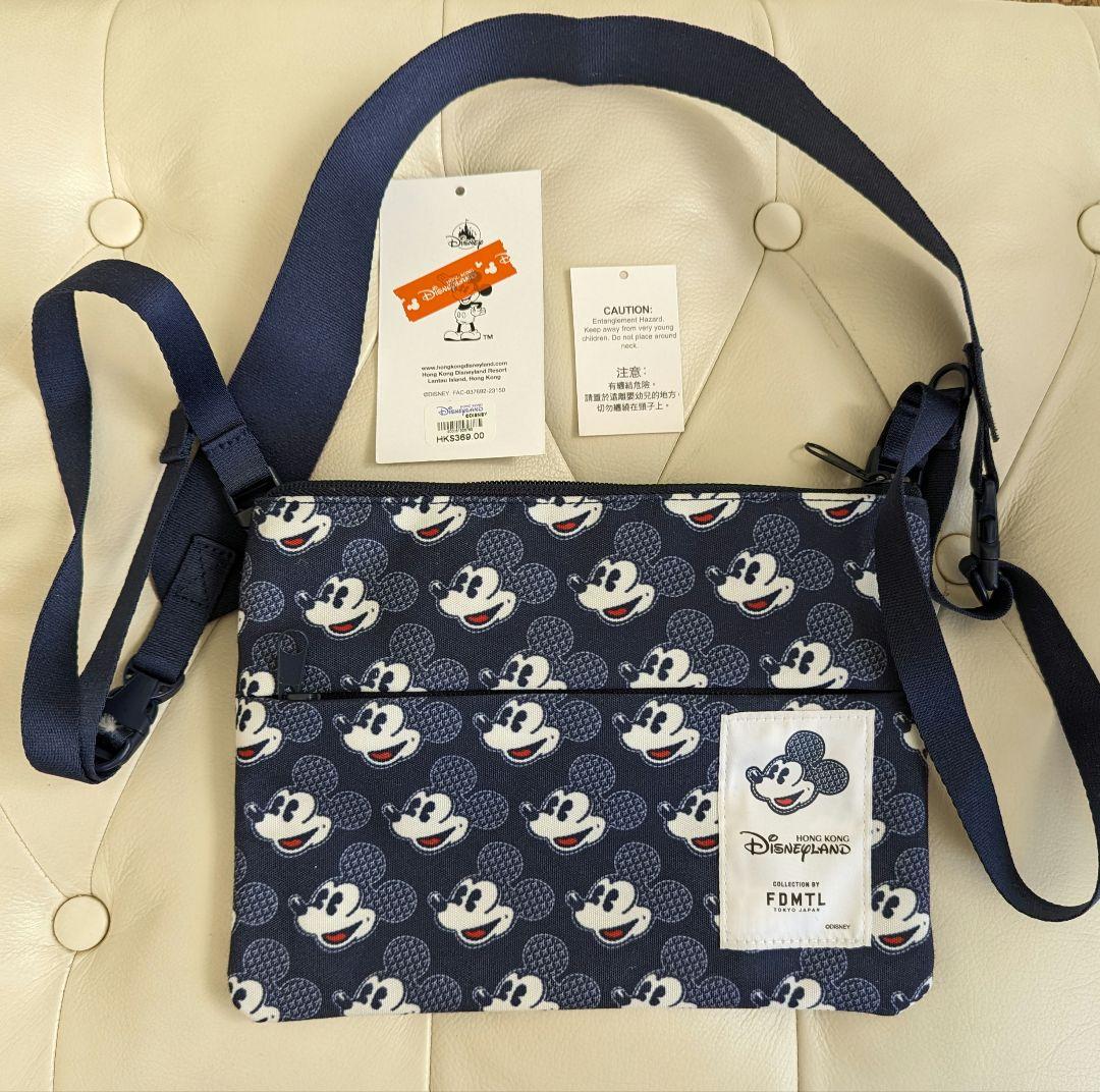 【超レア!!】香港ディズニーランド　サコッシュ　タグ付き未使用品　Disney