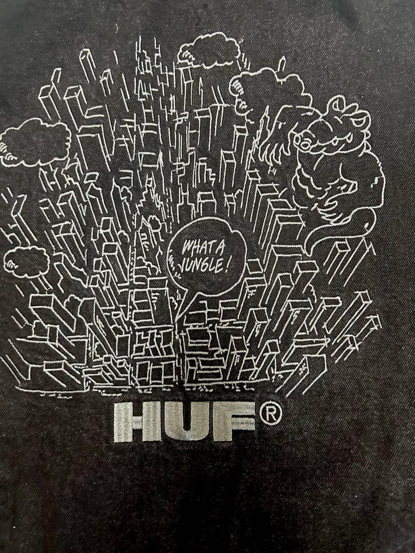 HUF フード付き黒ジャンパー