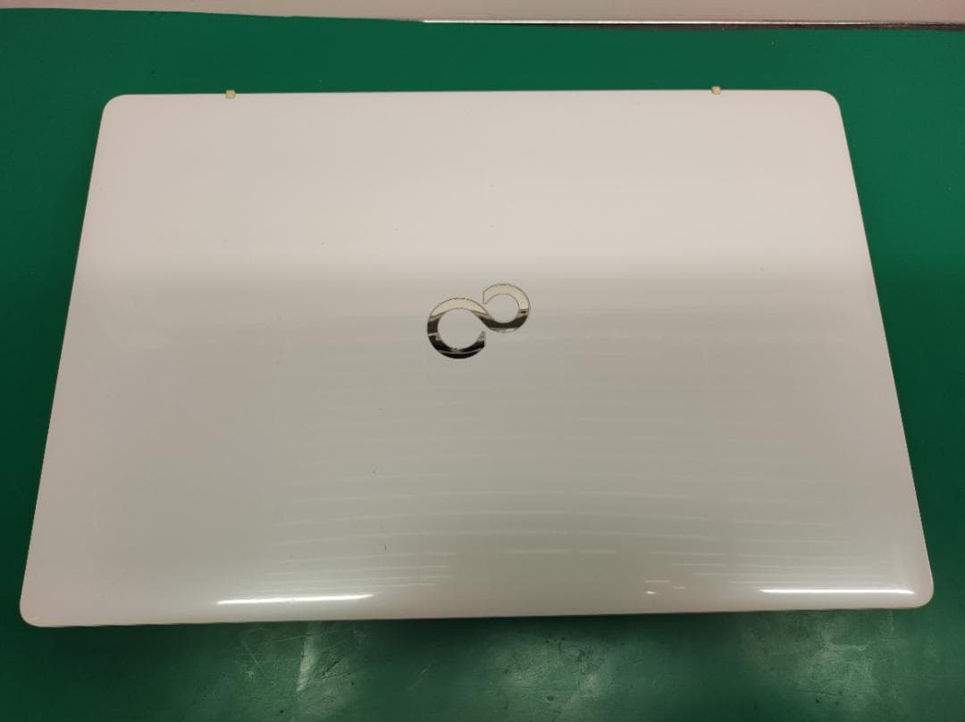 富士通FMVA50B3W2 Windows10　通常使用難あり