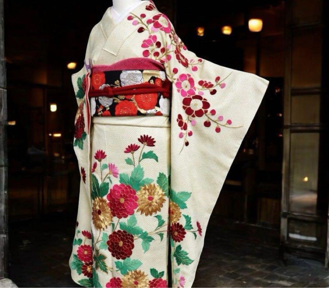 【最終値下げ】着物淡雪 着物 総絞り重厚な刺繍のレトロな振袖 帯 セット 成人式