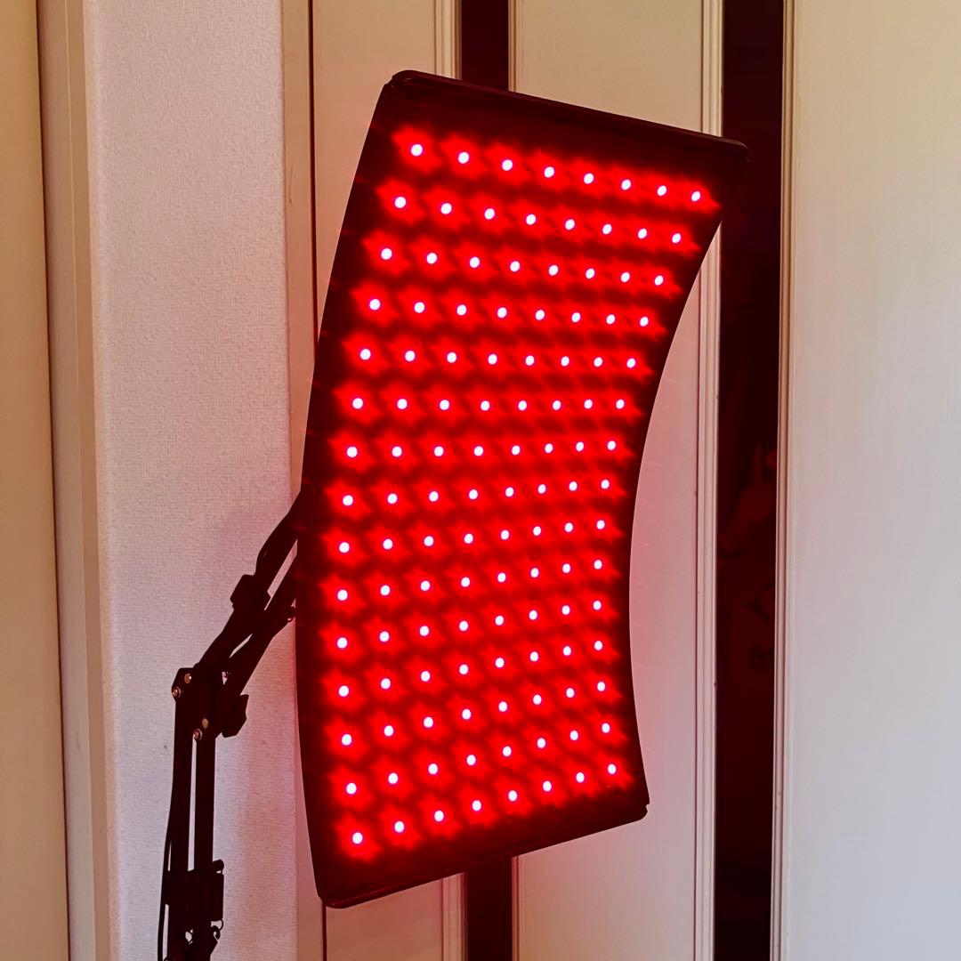 美品！　使用期間1ヶ月　近赤外線赤色EDライトセラピー パネル型 ／スタンド付き