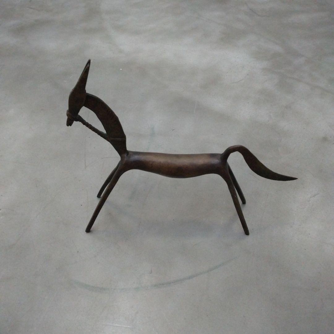 金属製　馬の彫刻 　ブロンズ　オブジェ　アンティーク　ビンテージ