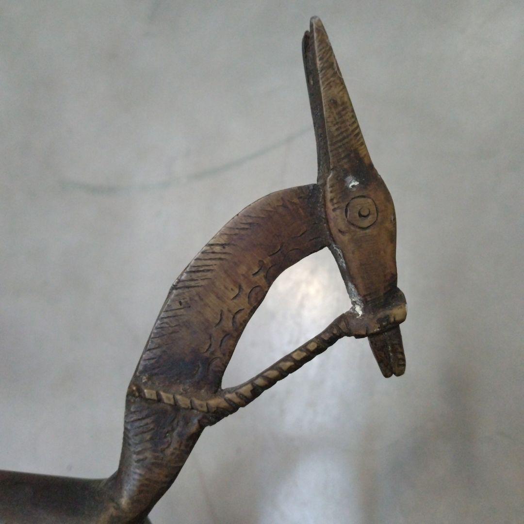 金属製　馬の彫刻 　ブロンズ　オブジェ　アンティーク　ビンテージ