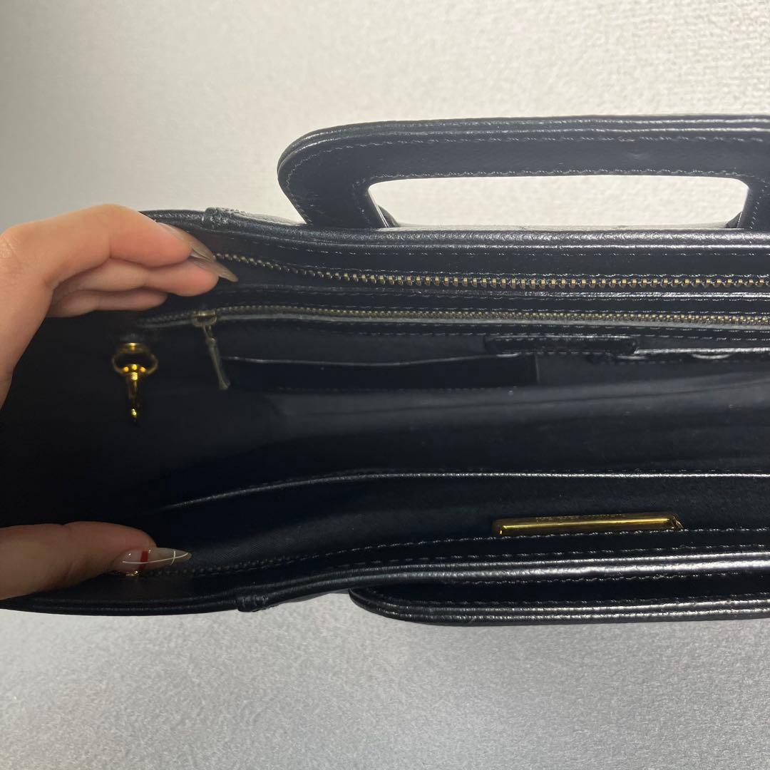 【極美品】VALENTINO GARAVANI ビジネスバッグ ブラック