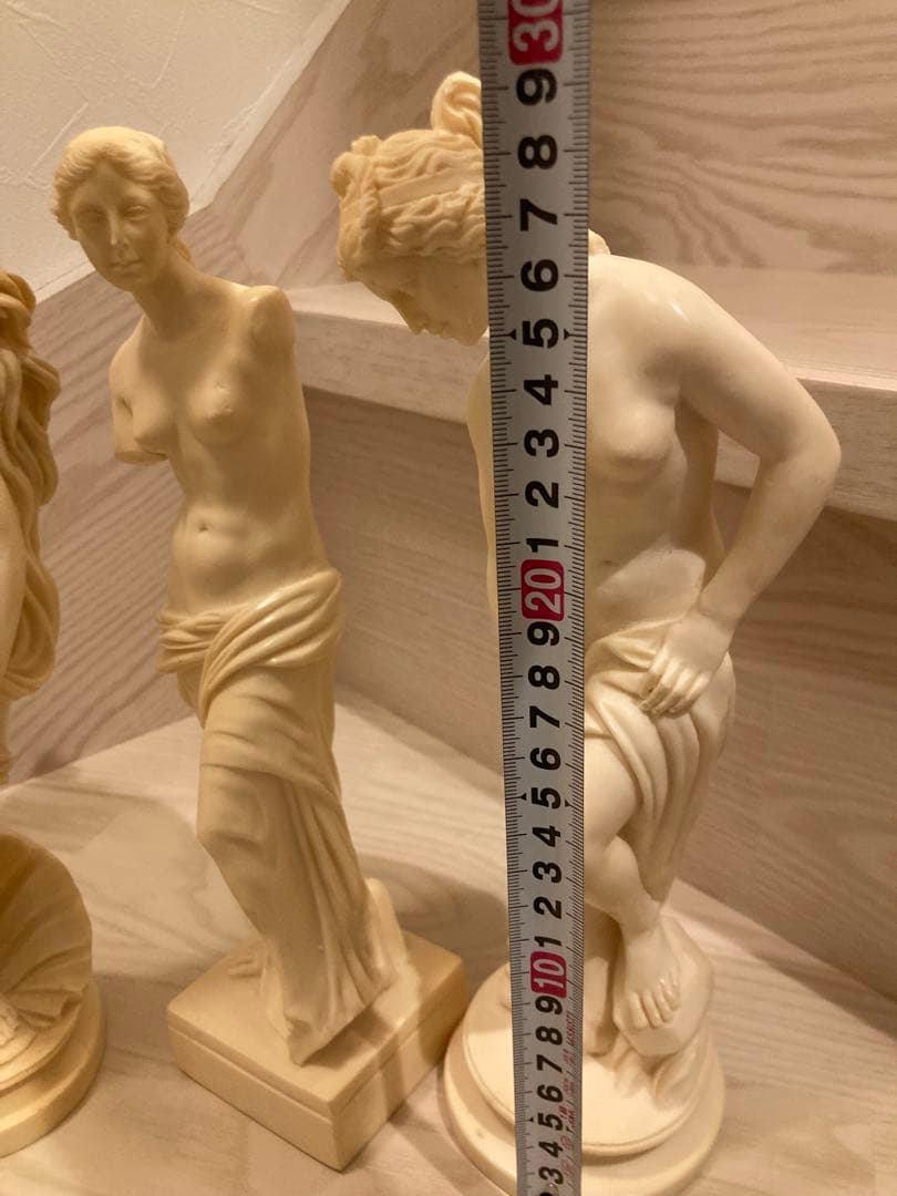 アイボリー　イタリア　女性像彫刻3体セット