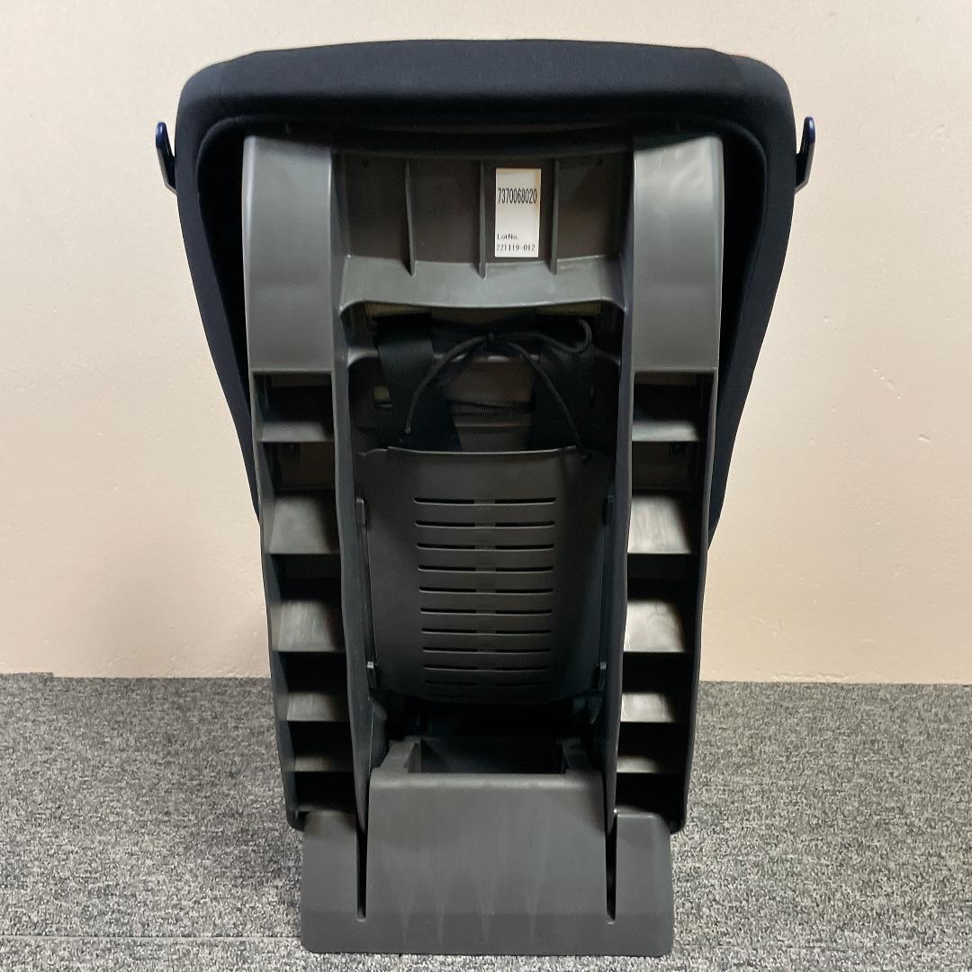 TOYOTA 純正 チャイルドシート 新生児　NEO　G-Child