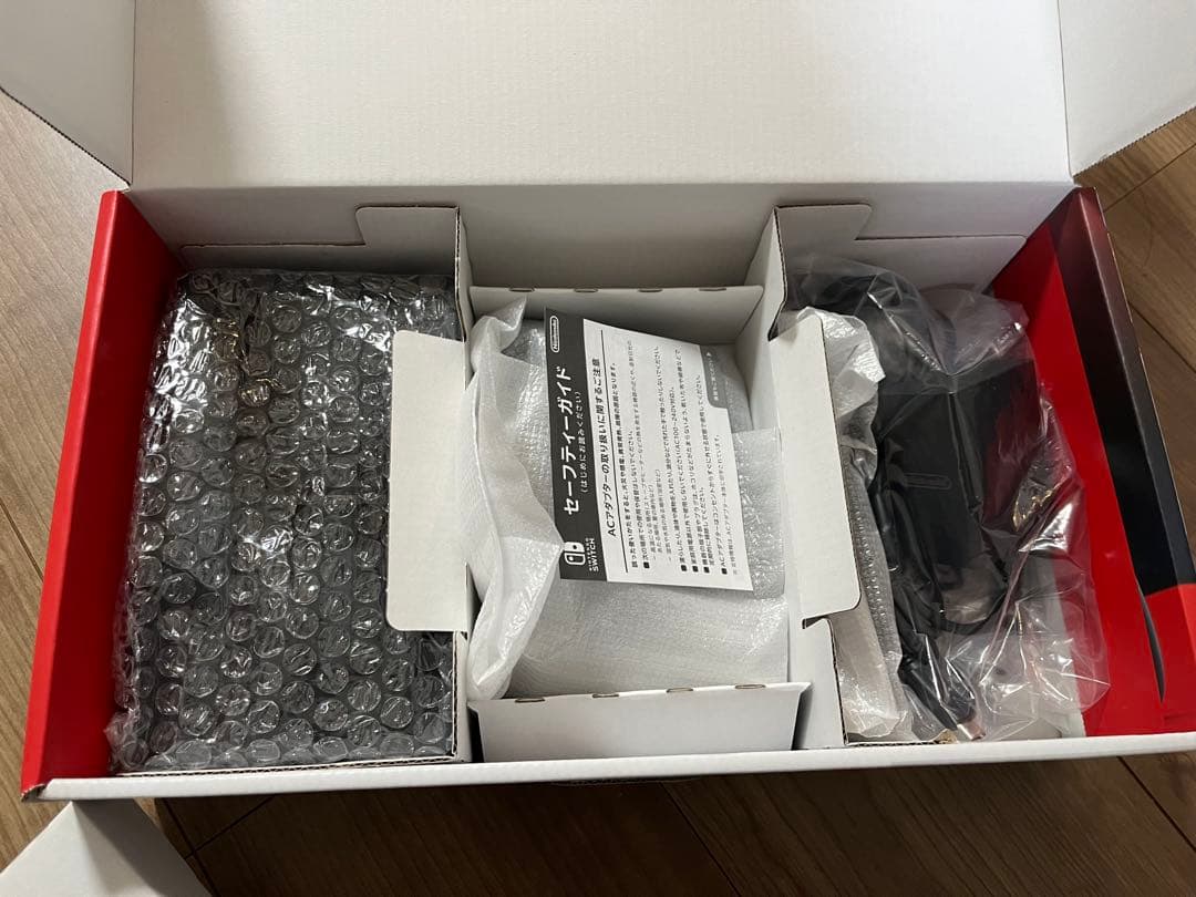 Nintendo Switch 本体 青/赤 Joy-Con付き　中古品