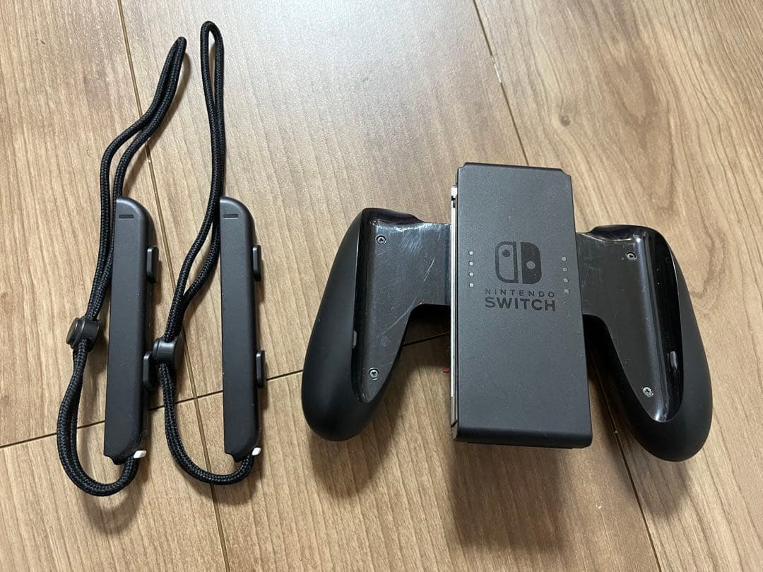 Nintendo Switch 本体 青/赤 Joy-Con付き　中古品