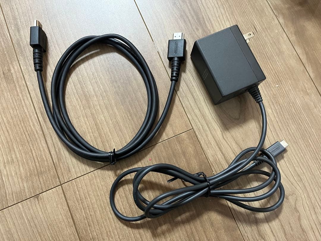 Nintendo Switch 本体 青/赤 Joy-Con付き　中古品