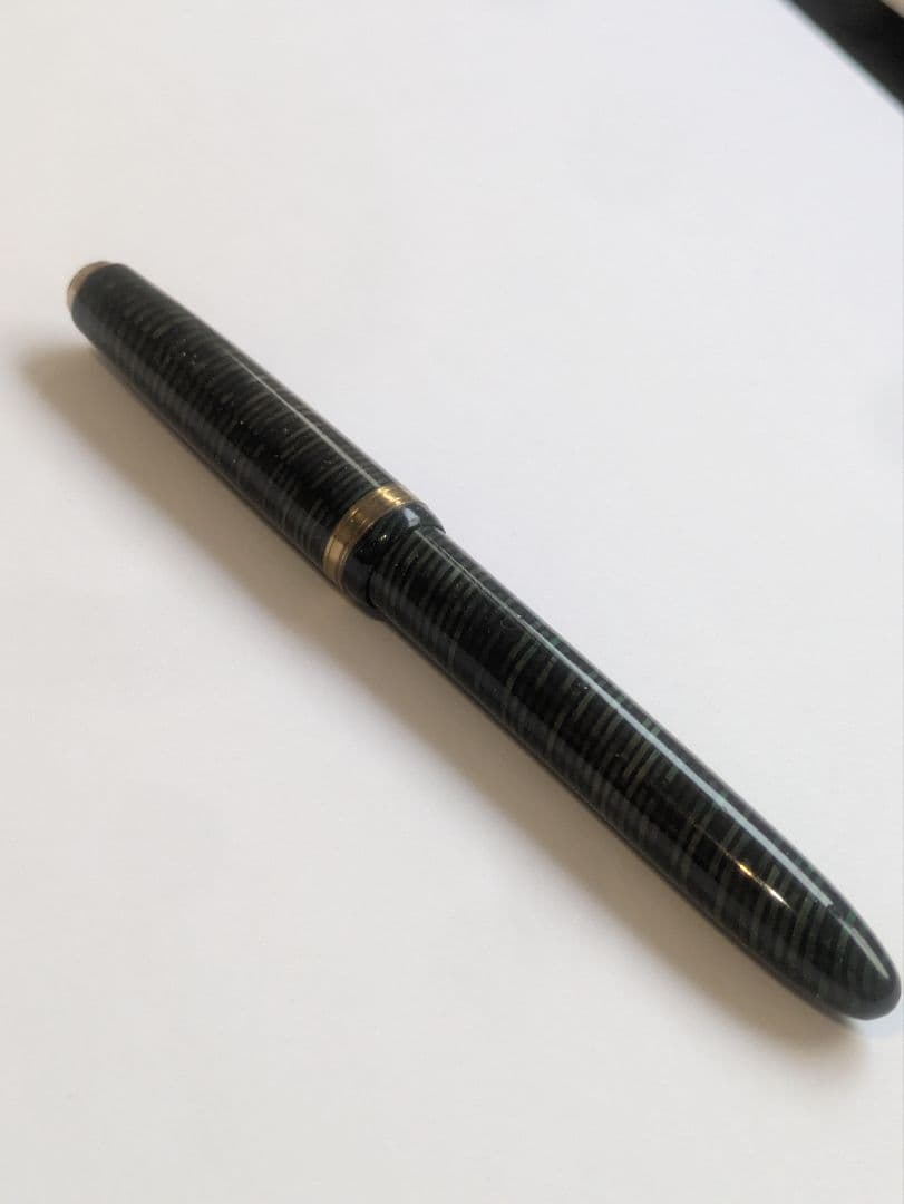 セルロイド？　万年筆