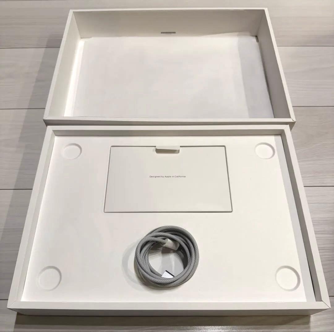 MacBook Air M3 13インチ 16GB 256GB Apple 3