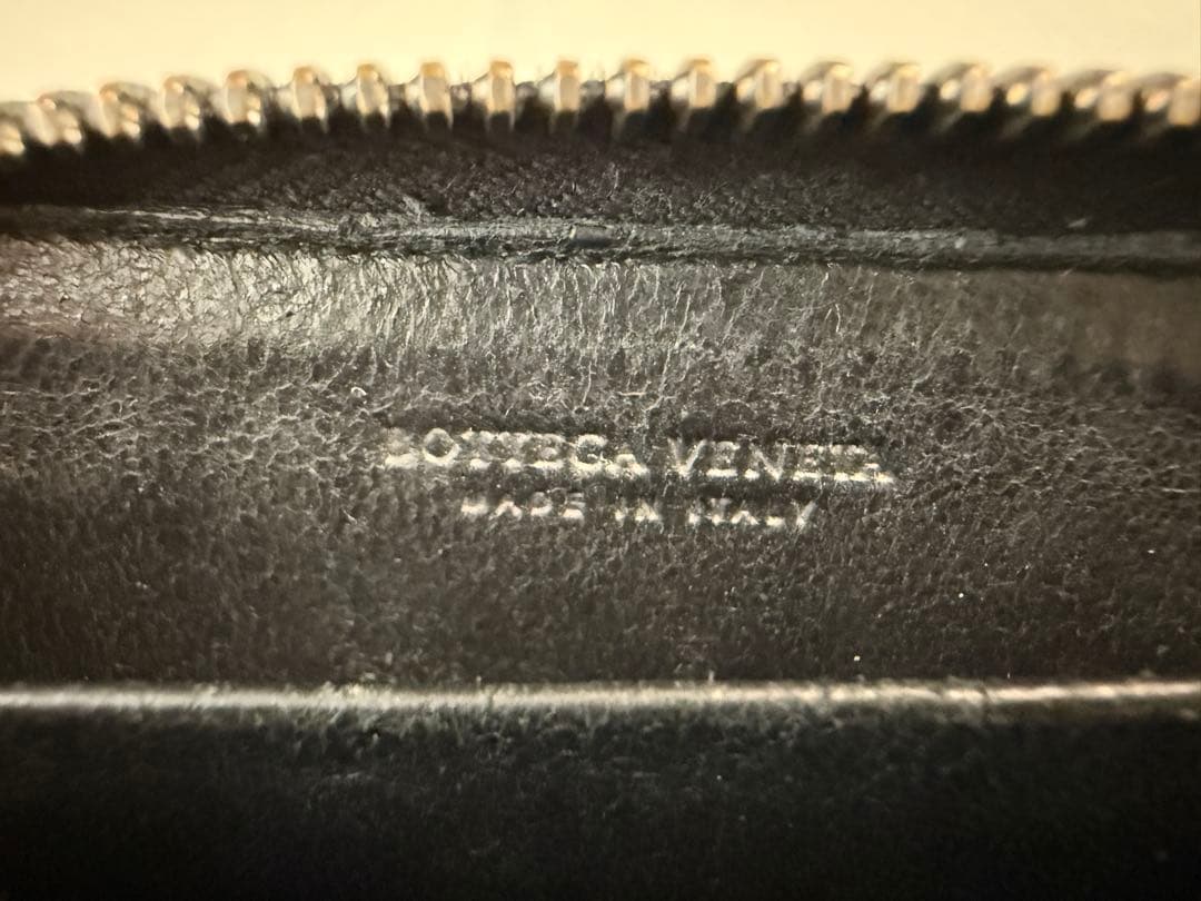 【美品】ボッテガヴェネタ イントレチャートケース/ラム/ゴールド/黒