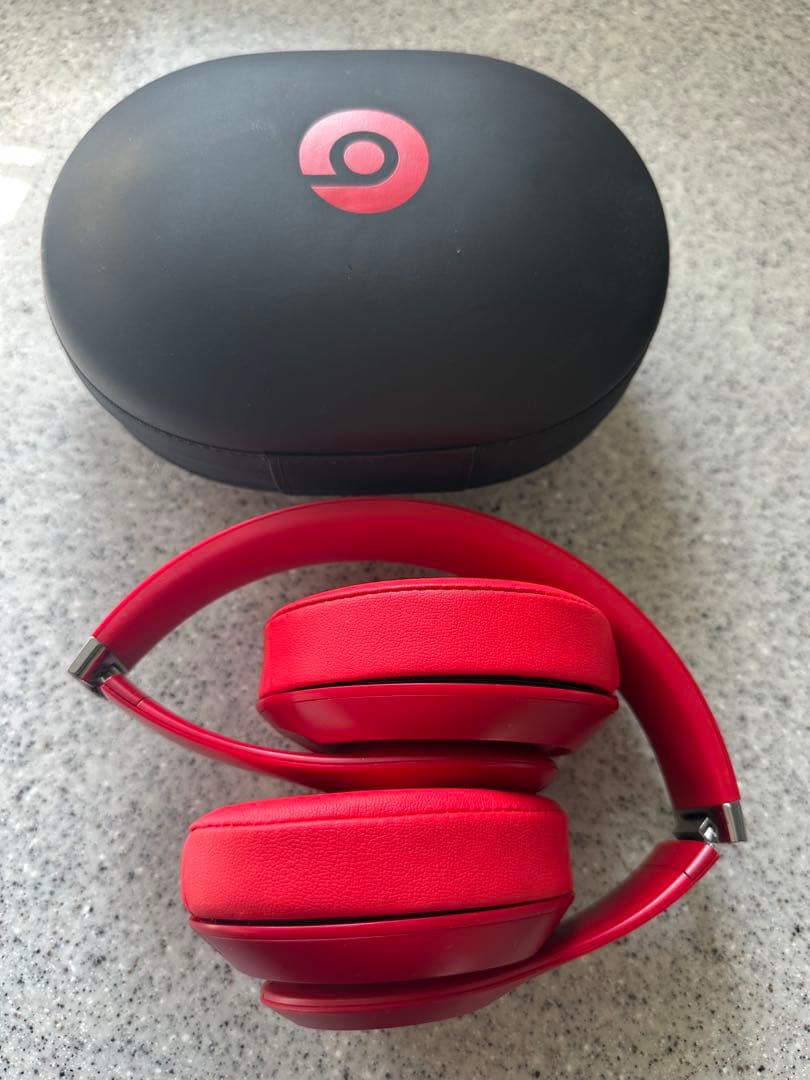 Beats Studio3 Wireless レッド