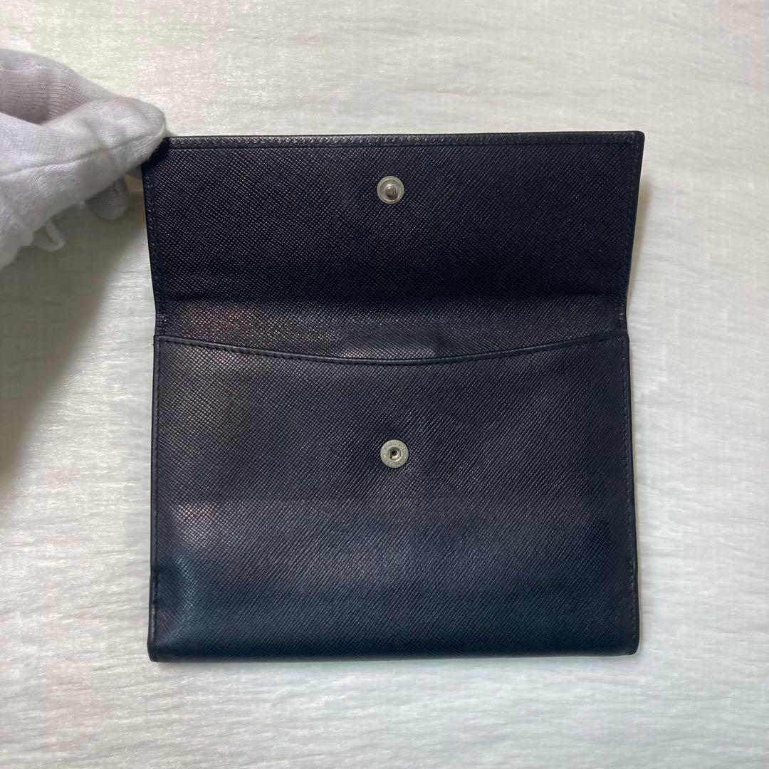 早い者勝ち　美品　PRADA プラダ　二つ折り　折りたたみ　フラップ　三角ロゴ