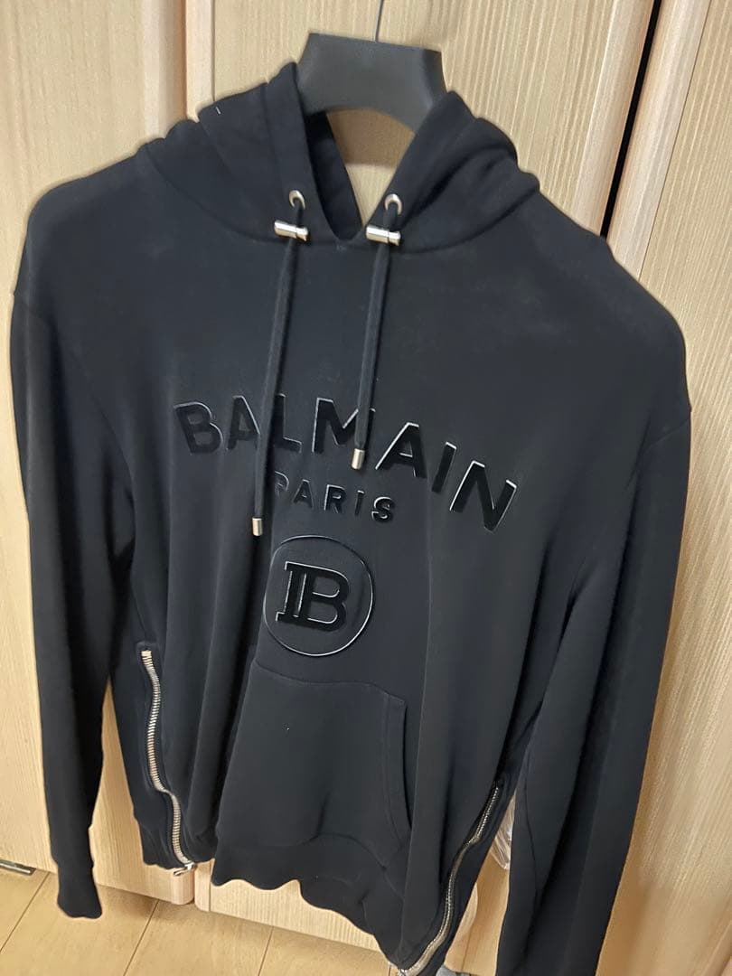 け*号様 BALMAIN (バルマン) サイドジップロゴフーディ