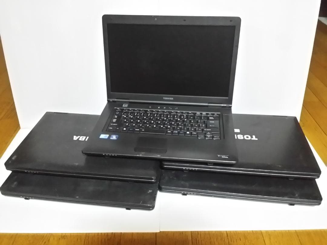 hsiu kang ts'ao 様 ノートPC 動作済ジャンク 15台 1/3