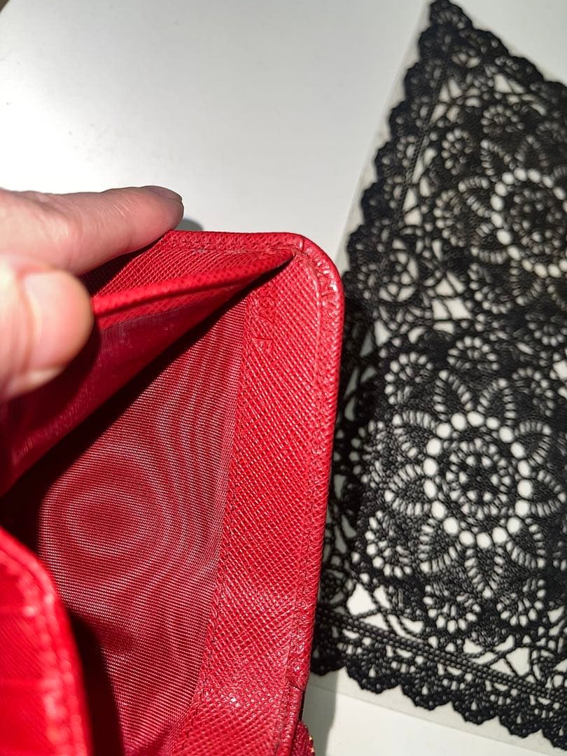 PRADA サフィアーノレザー 二つ折り財布 レッド