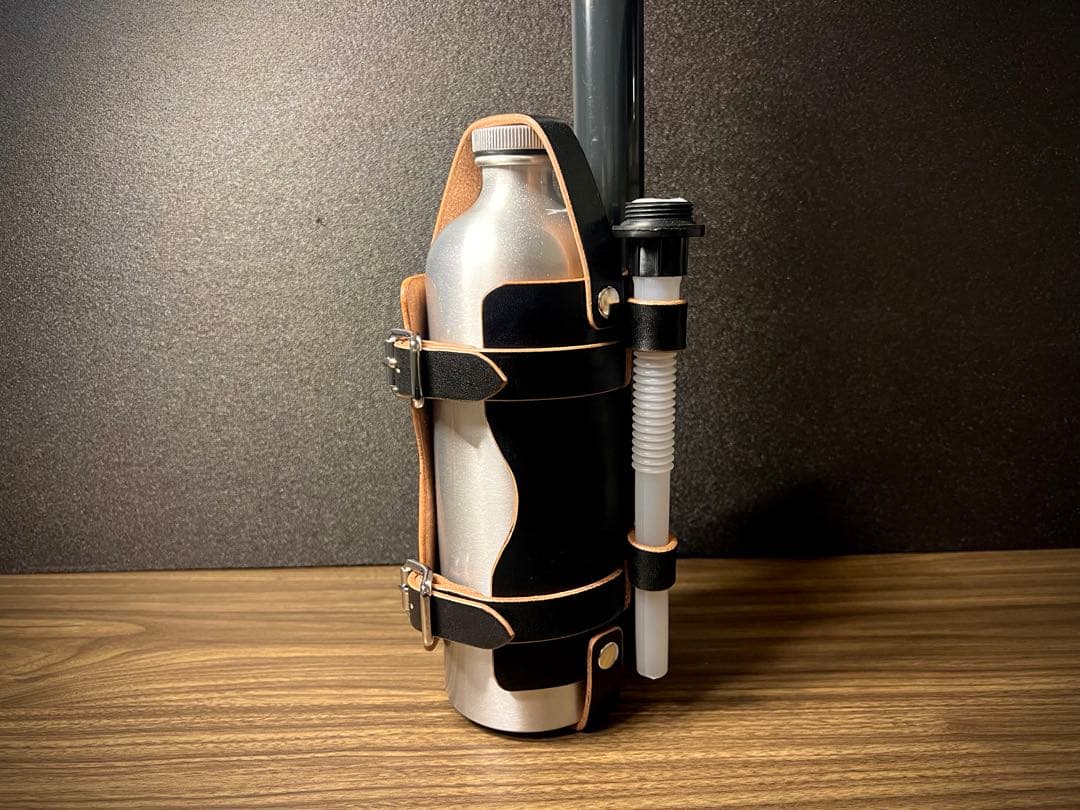 昭南皮革製　フューエルボトルホルダー　バイク　ガソリン携行缶　燃料タンク　携行缶