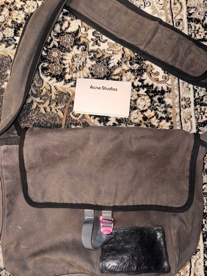 Acne Studios メッセンジャーバッグ