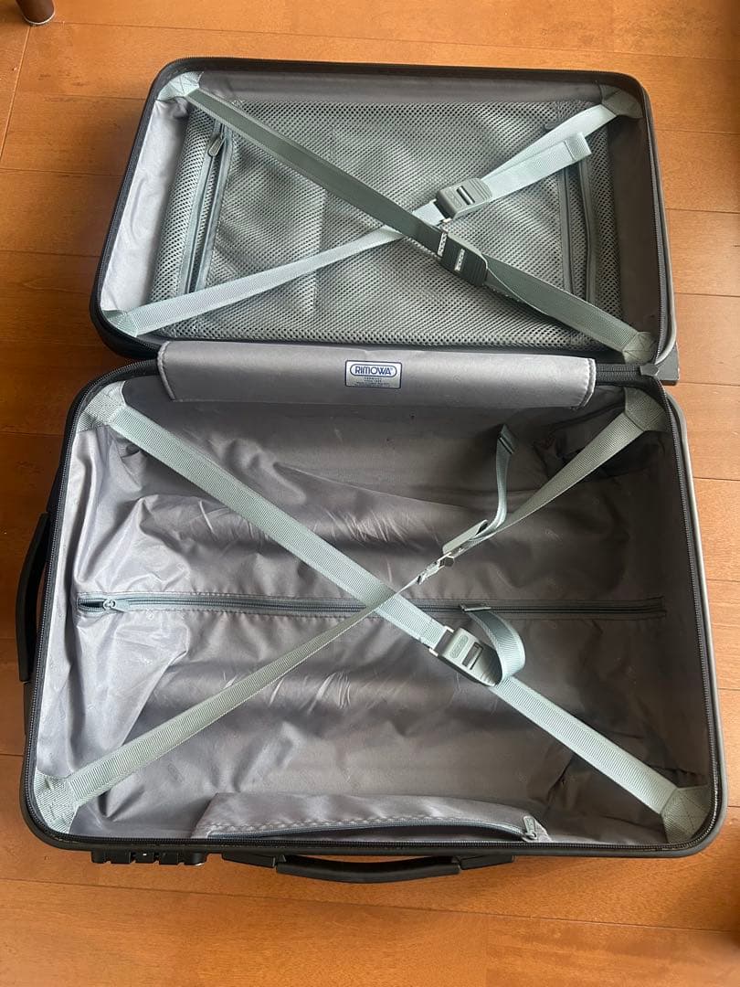 な*ん様 リモワ スーツケース 機内持込可能