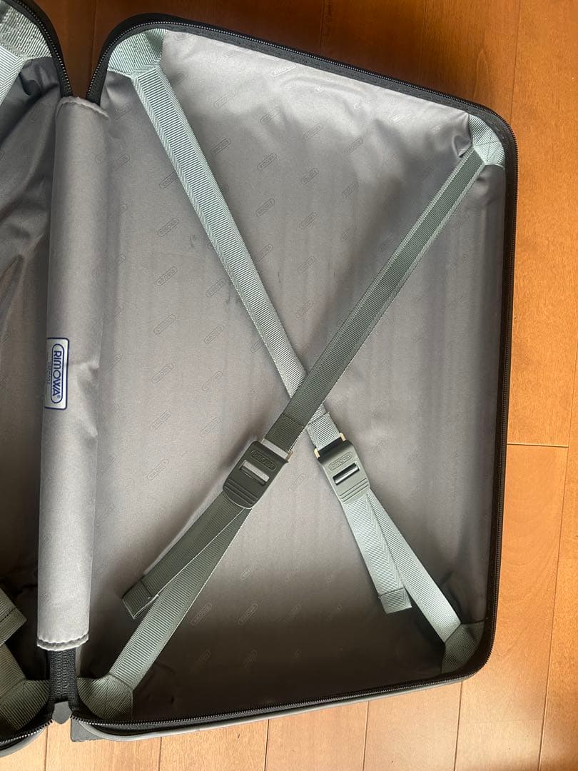 な*ん様 リモワ スーツケース 機内持込可能