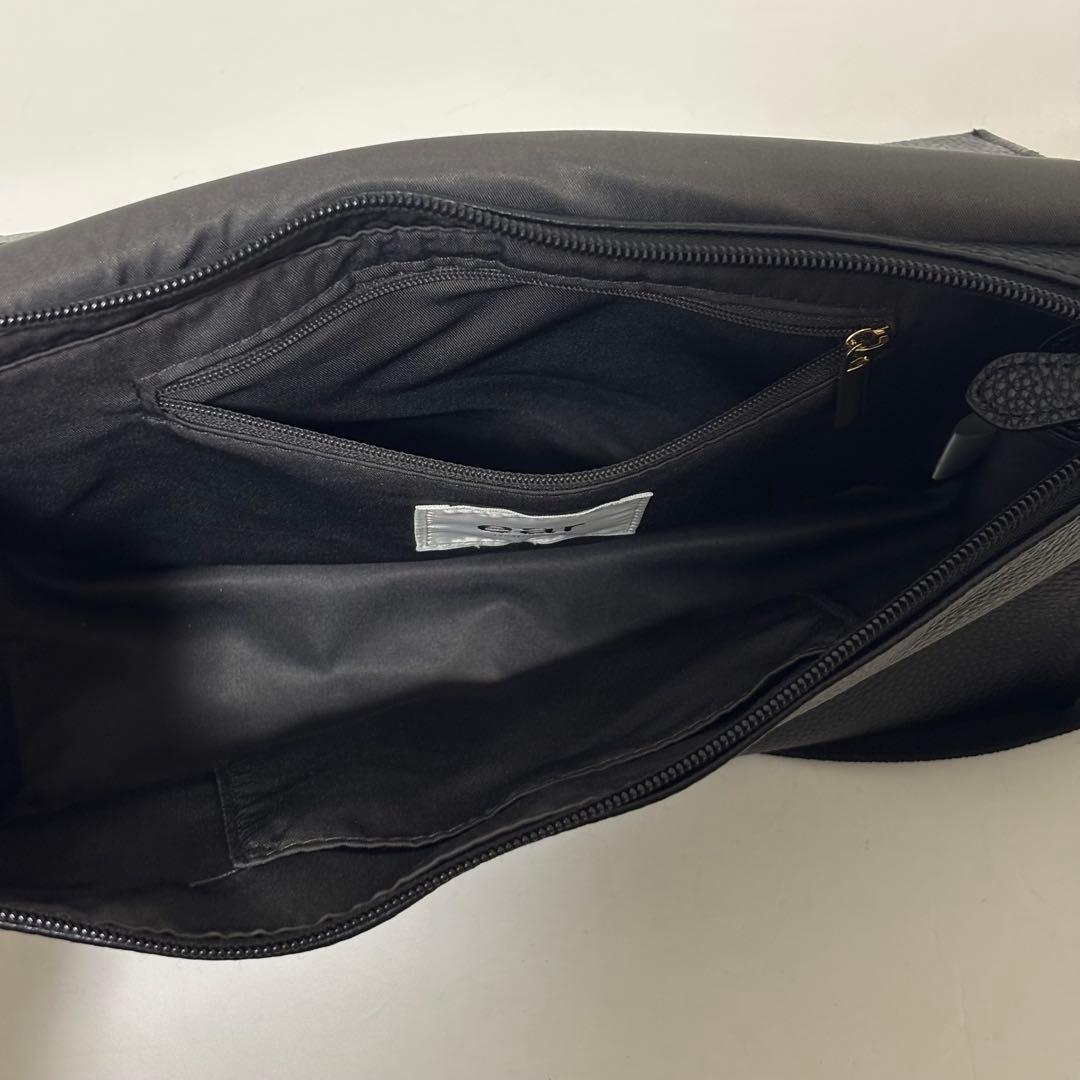 極美品 イアパピヨネ ワイドテープショルダーバッグ ボディバッグ 黒 ストーン