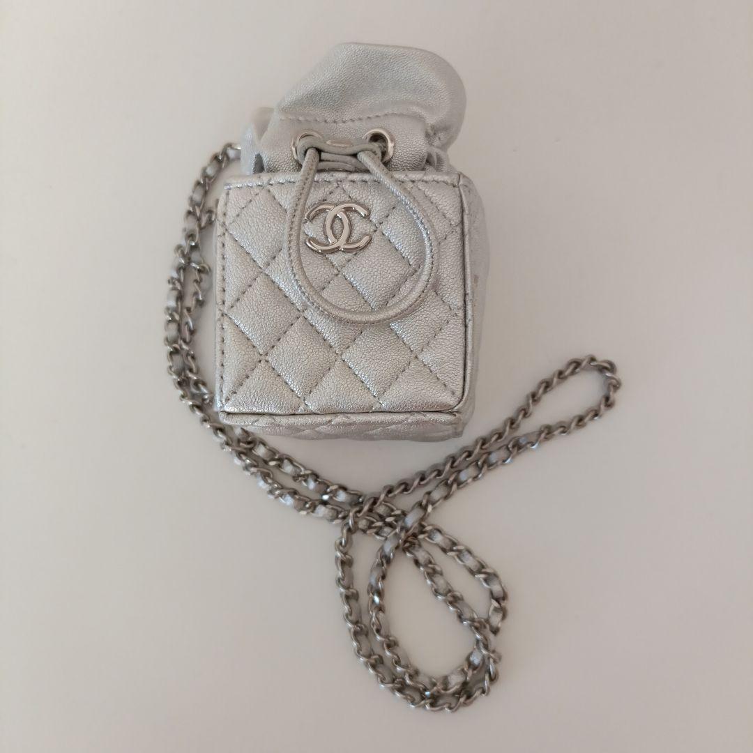 CHANEL シャネル シルバー キルティング バッグ ノベルティ