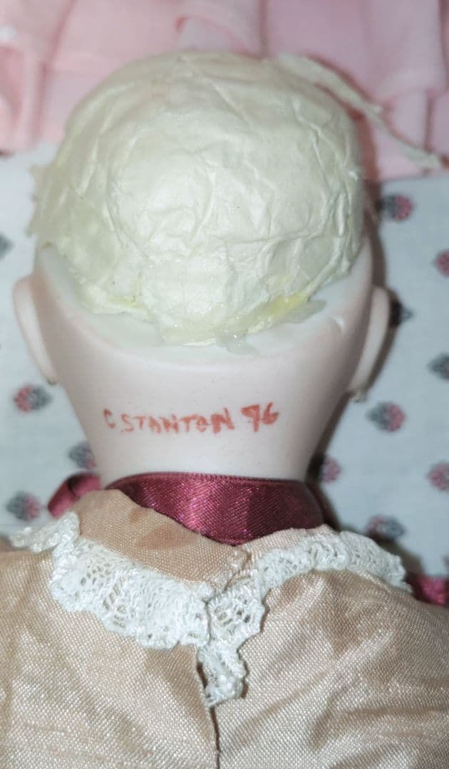 海外作家様ビスクドール約30センチ☆ボディは木製☆可愛いお顔です。