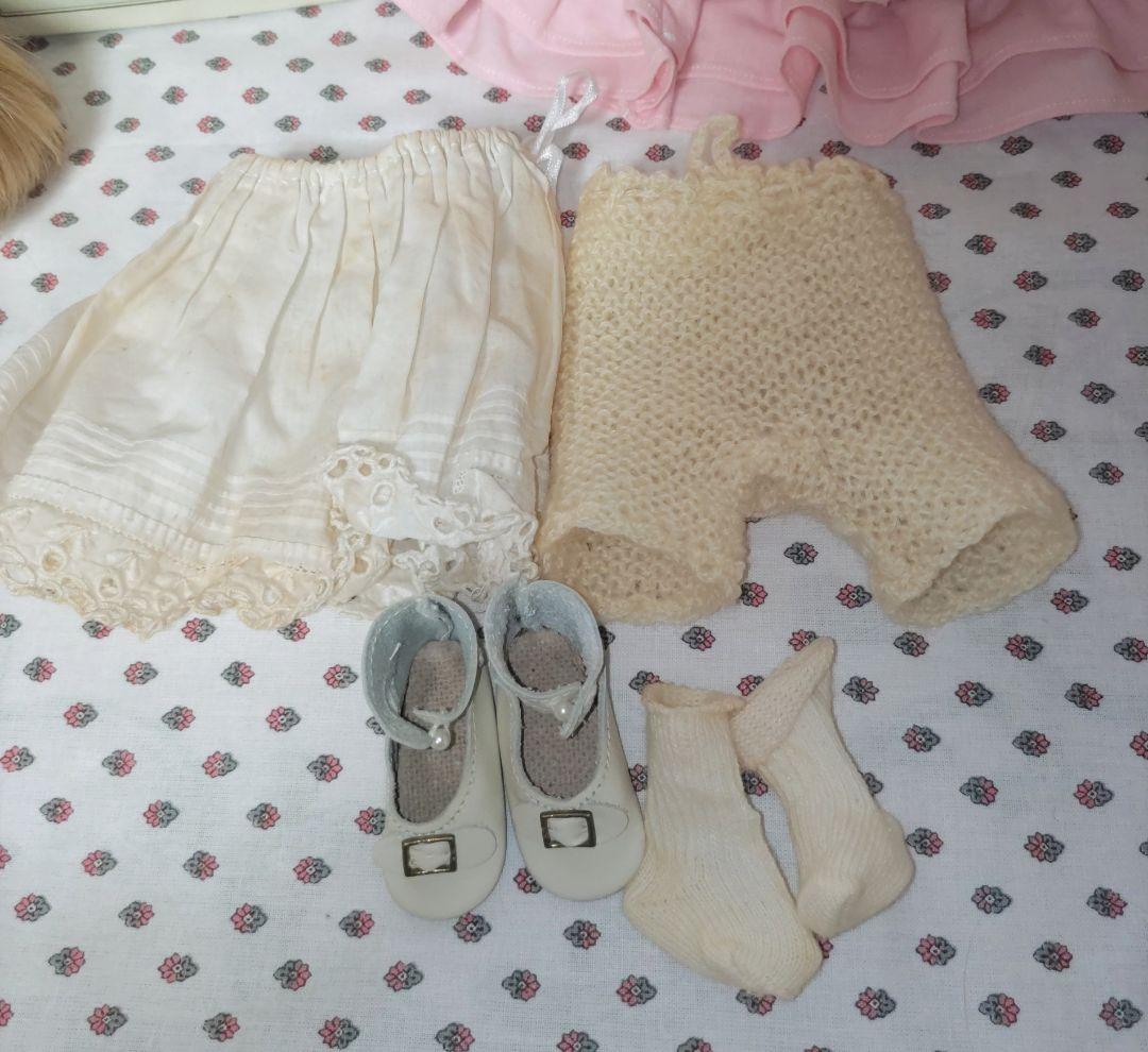 海外作家様ビスクドール約30センチ☆ボディは木製☆可愛いお顔です。