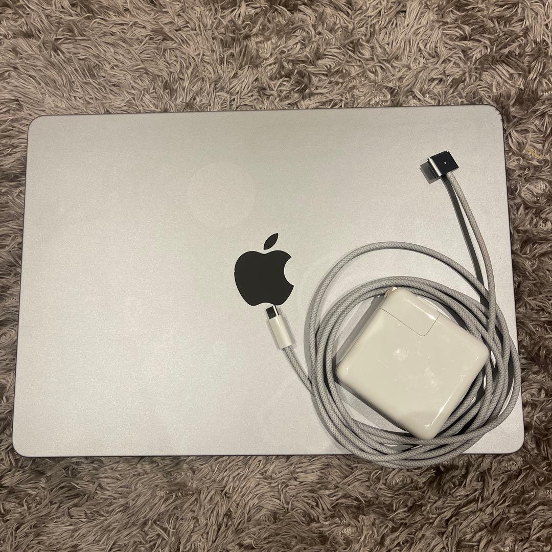 MacBook本体 MacBook Air M2 (256GB)