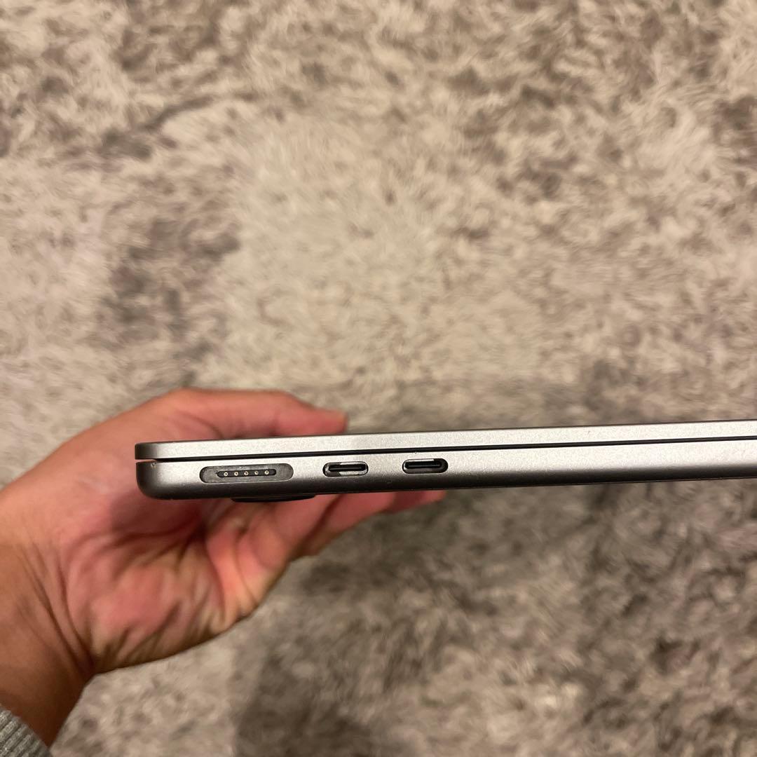 MacBook本体 MacBook Air M2 (256GB)