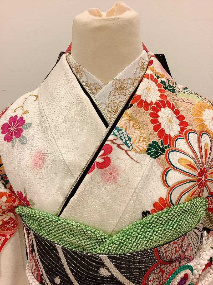 白地　上品な梅と菊の古典振袖フルセット