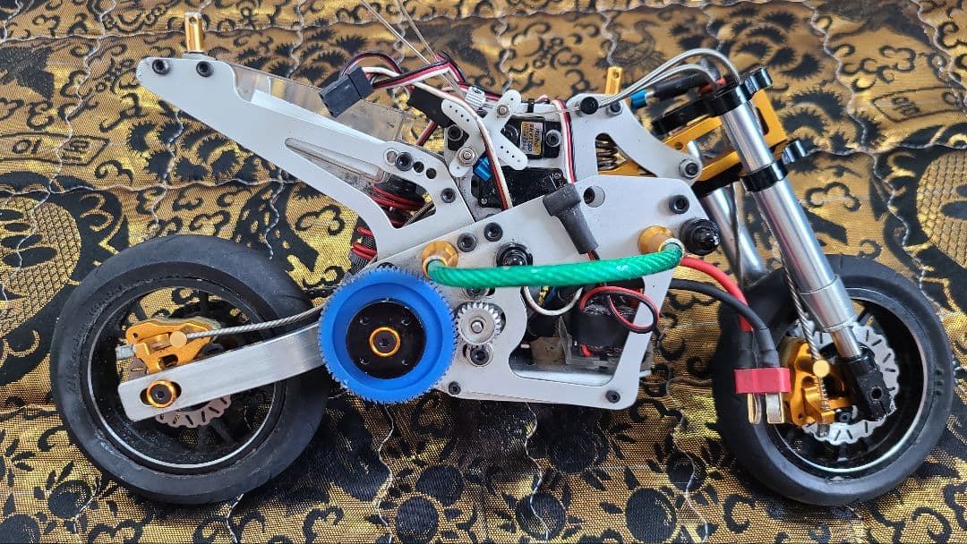 希少品 1/8 レーシング バイク(ハングオンレーザー、サンダータイガー)