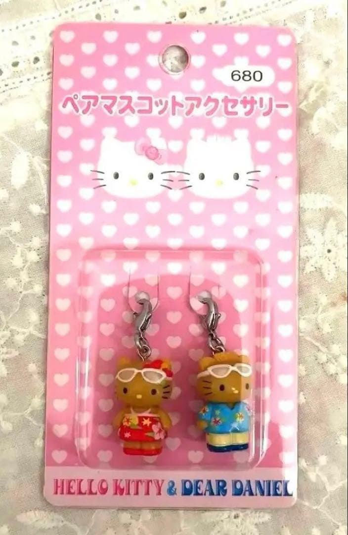 レア‼️希少‼️ハワイアンキティ & ダニエル ペアマスコットアクセサリーサングラス