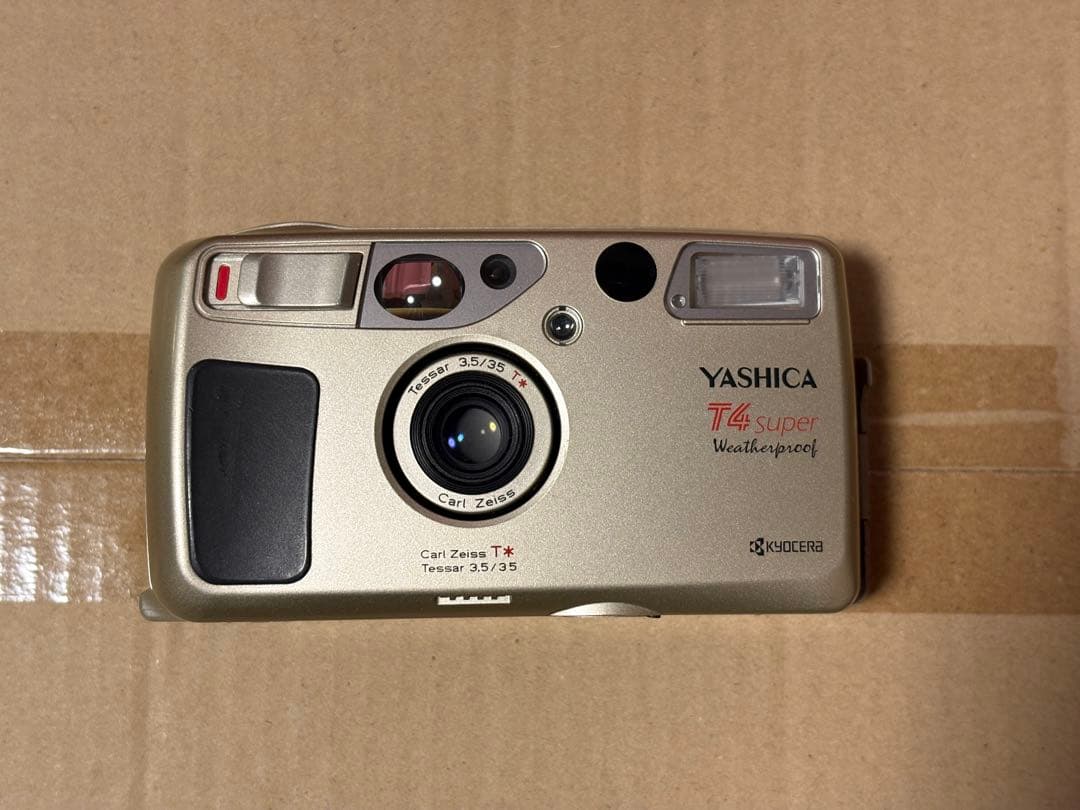 Kyocera Yashica T4 super フィルムカメラ