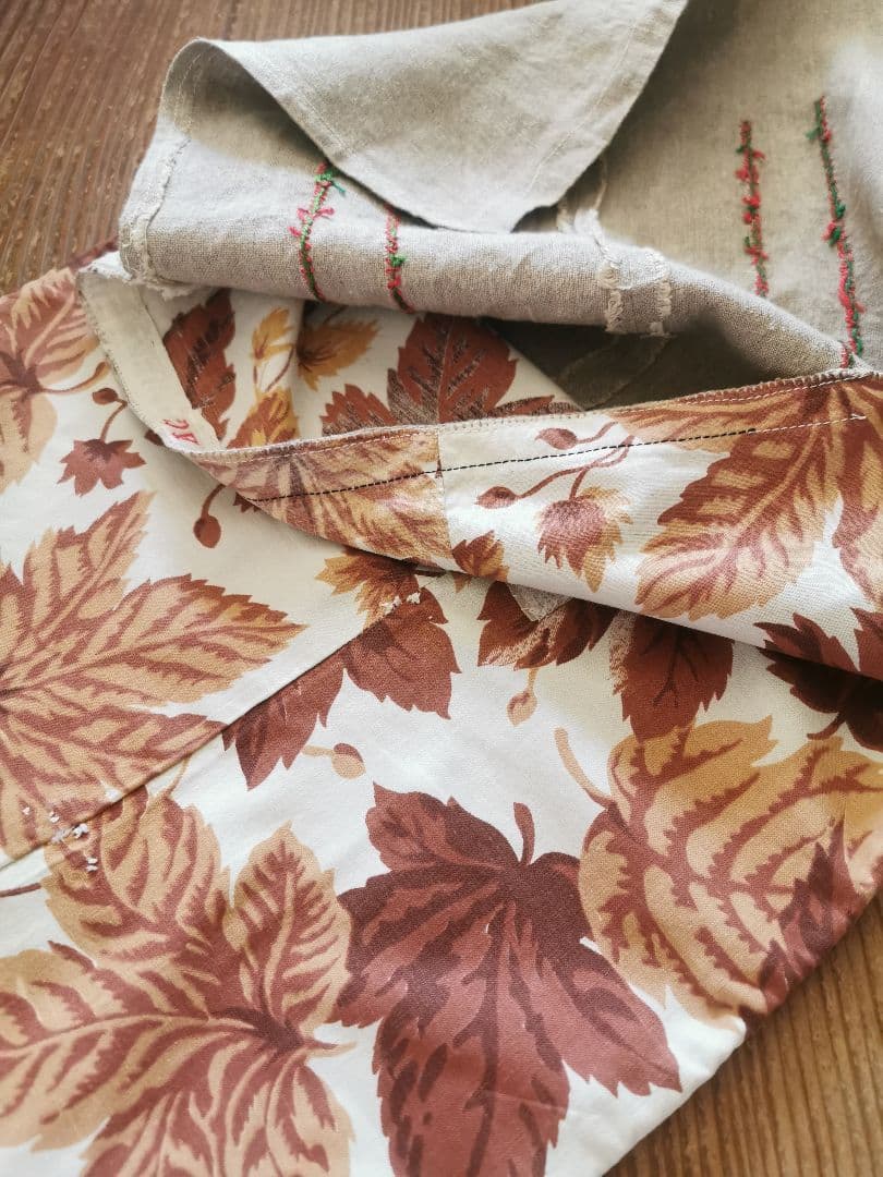 アンティーク フレンチファブリック＆リネン色糸刺繍 衣装ケース クッションカバー