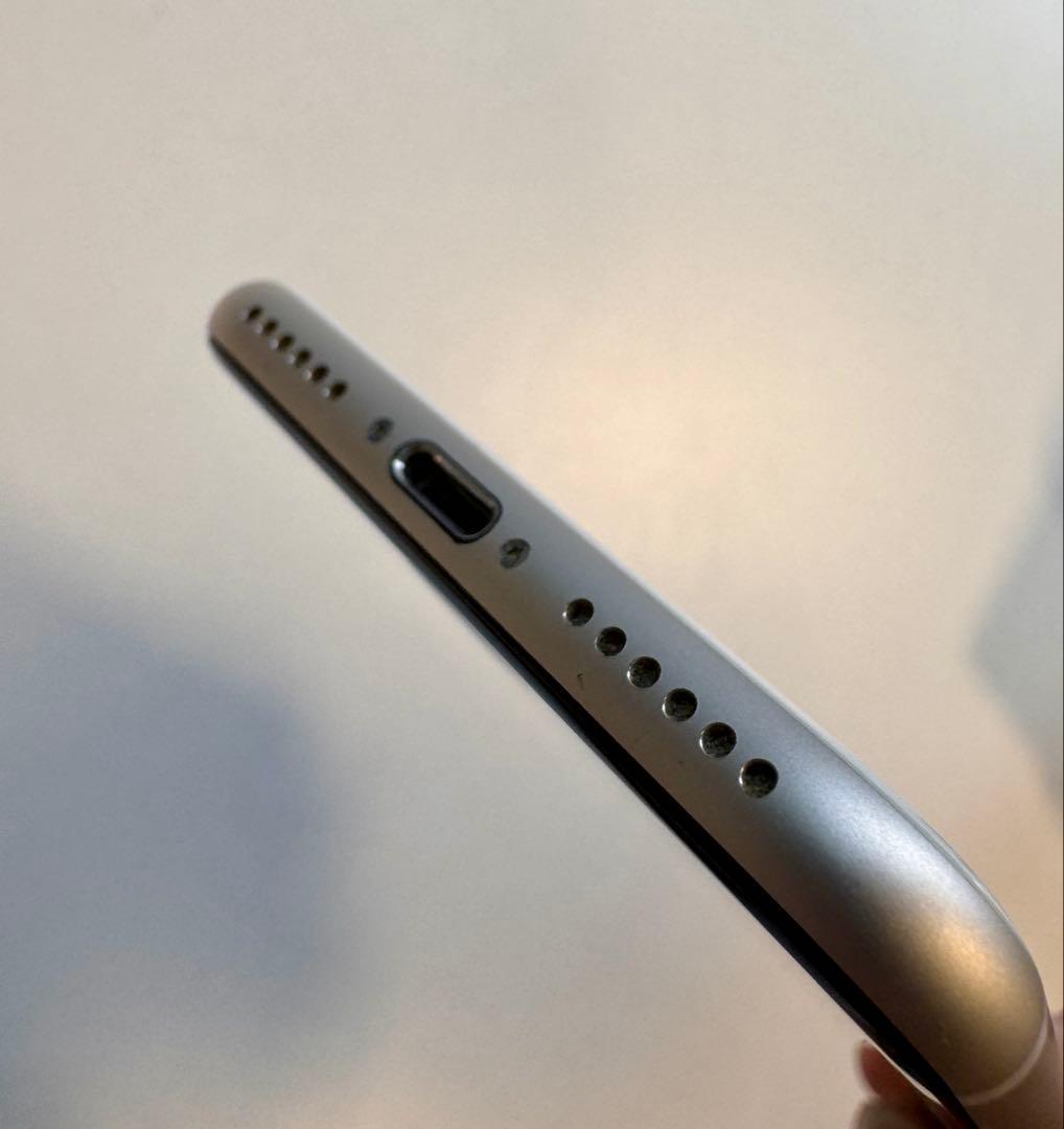 【美品】Apple iPhone SE3 ホワイト バッテリー残量100%