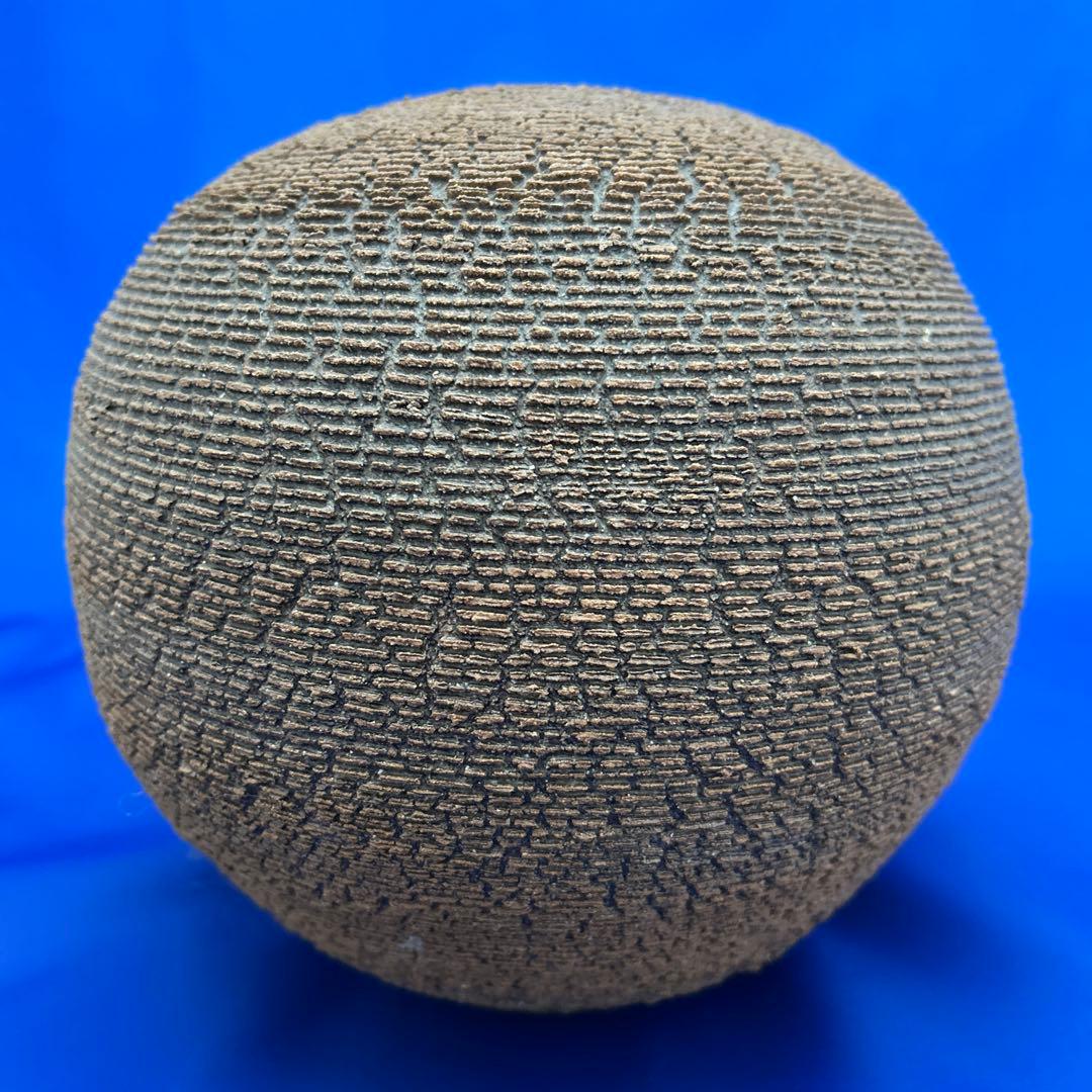 作家作品　テクスチャーのある陶器製球形花瓶