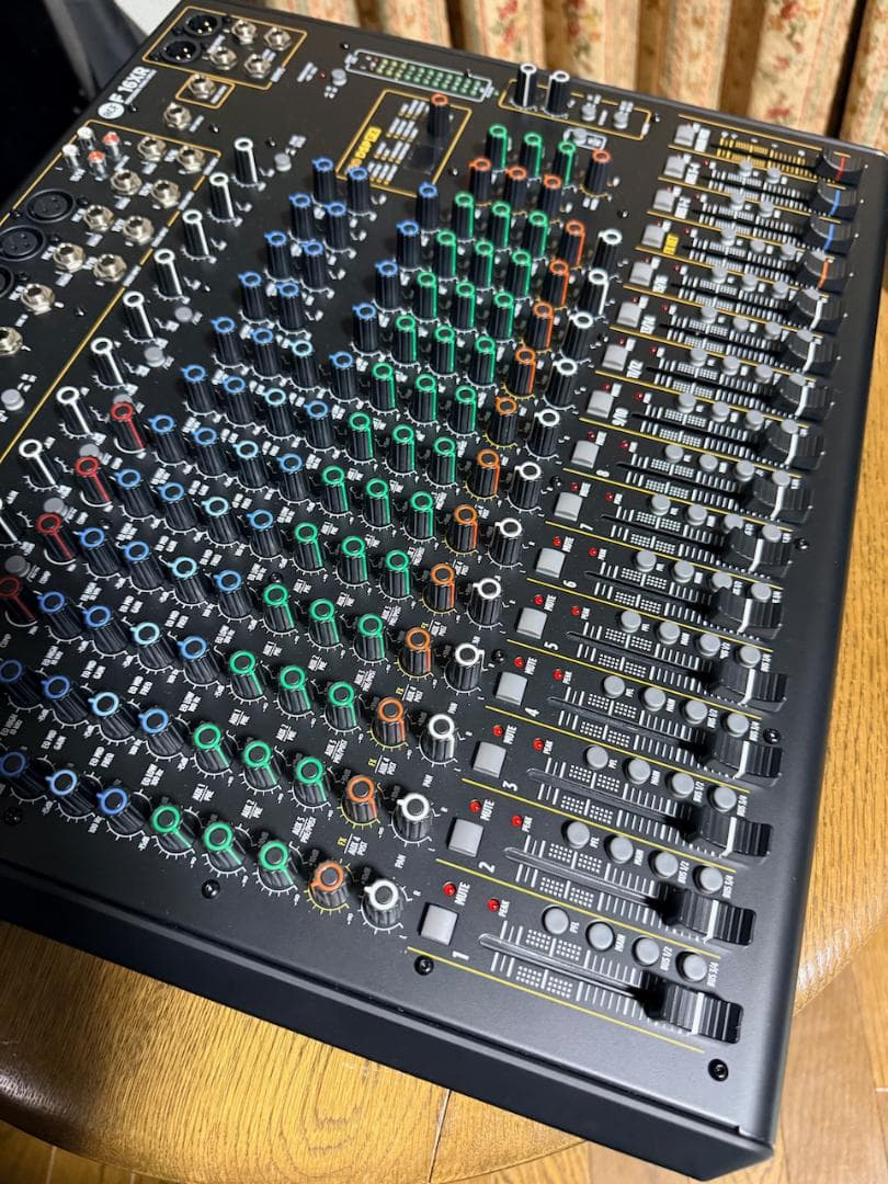 RCF F16XR 16chアナログミキサー USED保証有り