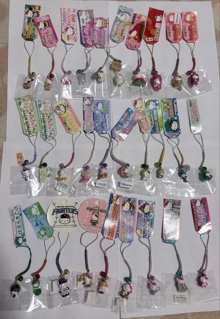 ハローキティ　ご当地　限定　ストラップ 根付　まとめ　60個