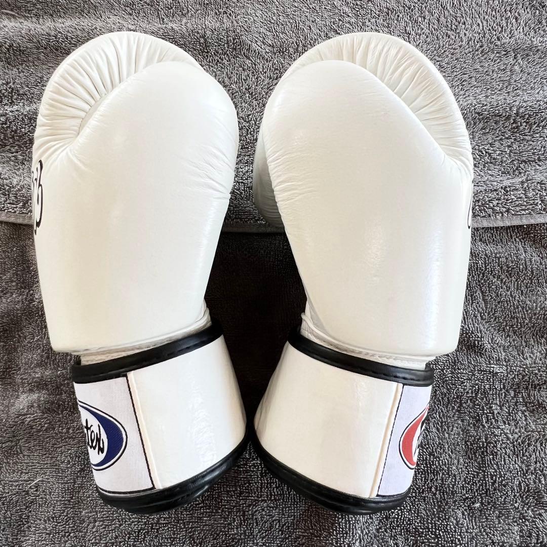 Fairtex ボクシング ムエタイ グローブ ホワイト10oz