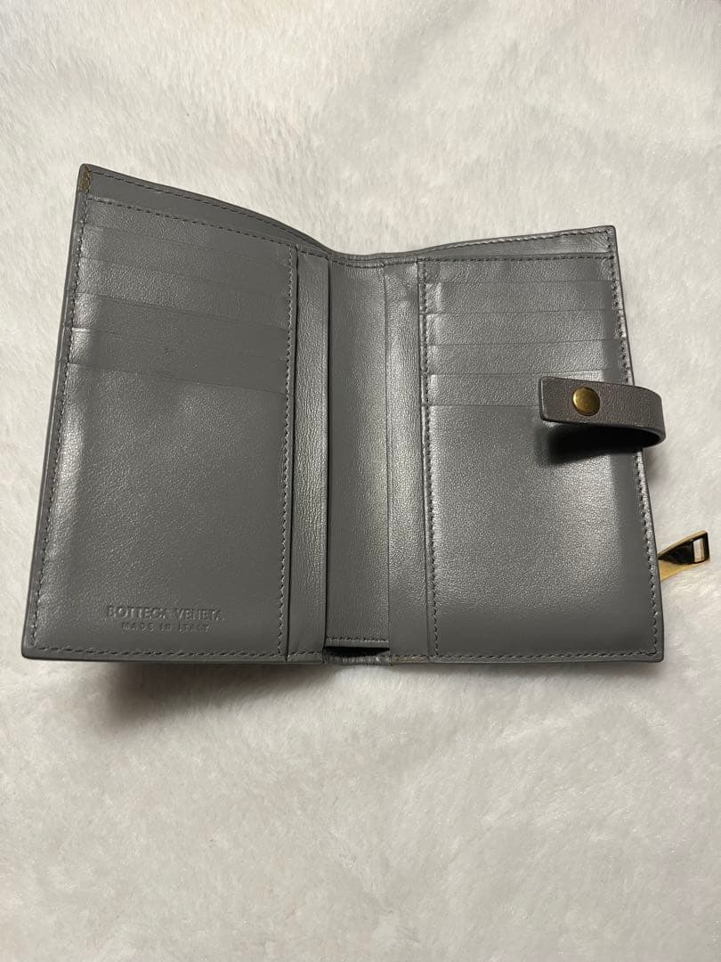 お値下げ可能　ボッテガべネタ　二つ折り財布