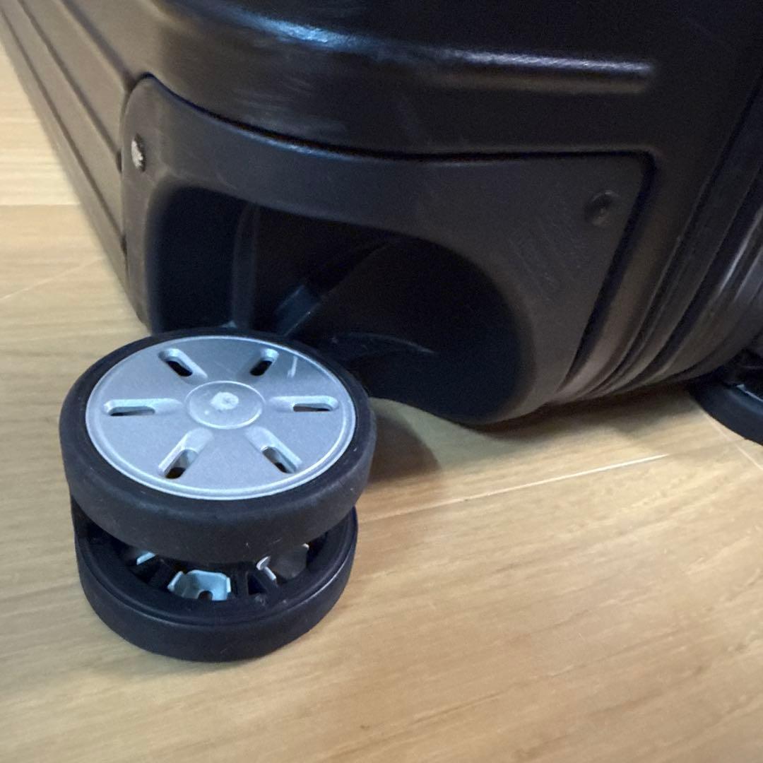 リモワ　サルサ　810.70.32.4　78リットル　4輪　保証書付き