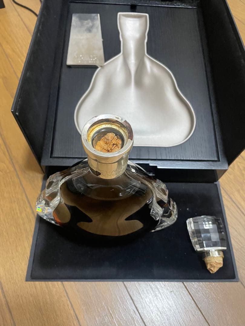 訳品ヘンネシリシャブランデーコニャック700ml. 箱付き