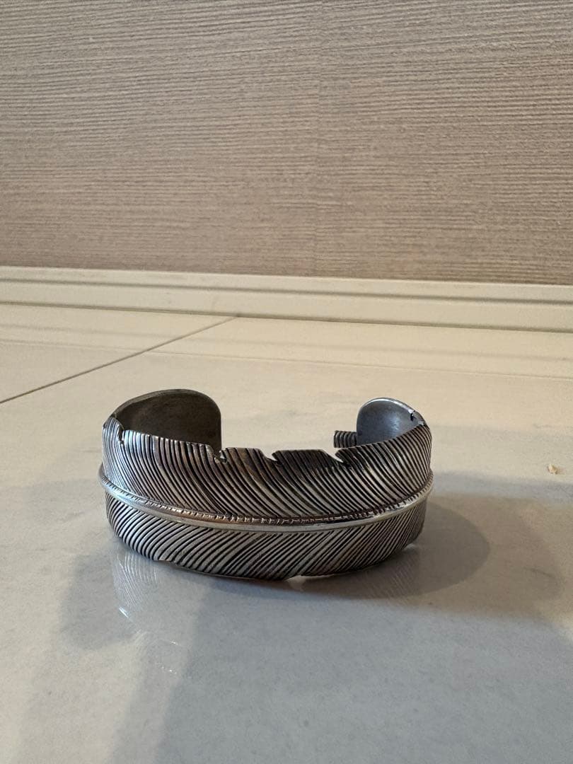 【24時間限定特価】ハーヴィーメイス　フェザーバングル 25mm