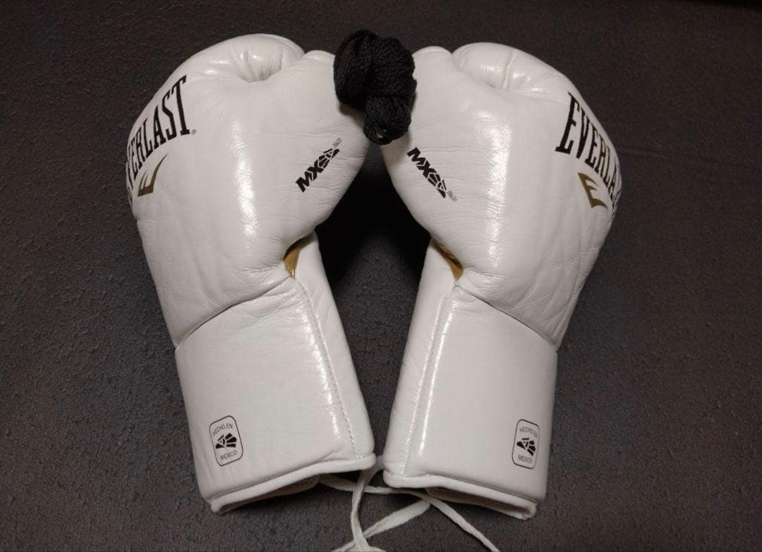 EVERLAST ボクシンググローブ ホワイト 10オンス