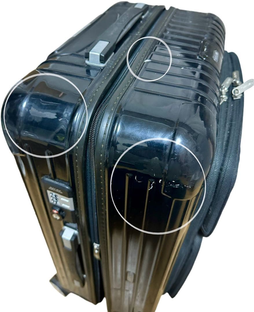 ブラックキャリーケース 4輪　リモワ