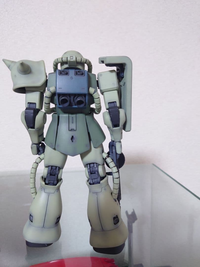 1/100量産型ザクプラモデル完成品